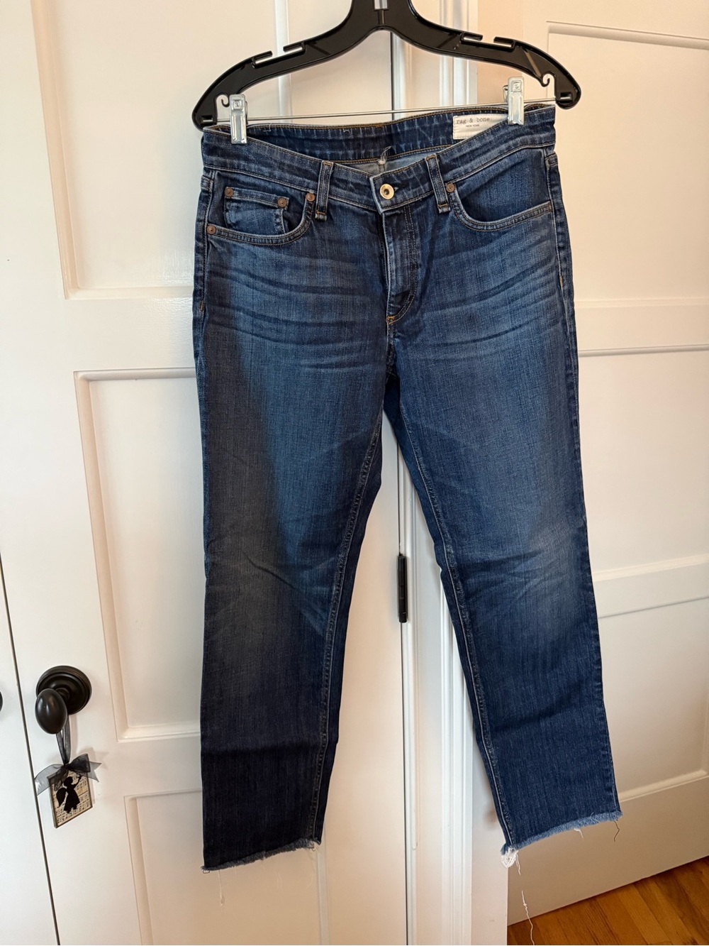 Women’s 
Dark Blue Straight-Leg Jeans